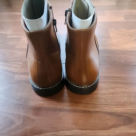 Kenneth Cole Reaction Ely Chelsea Tan Boots 7 NIB - Picture 7 of 10